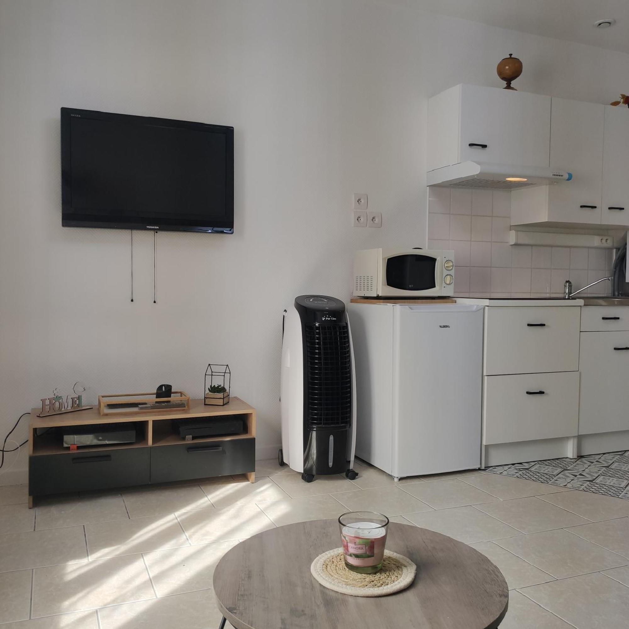 Apartamento Dans Le Centre Historique Noyon Exterior foto